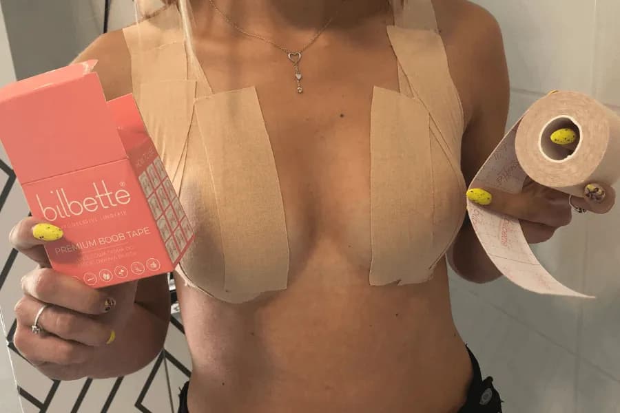 Jak prawidłowo kleić taśmy do biustu: 7 kluczowych wskazówek
