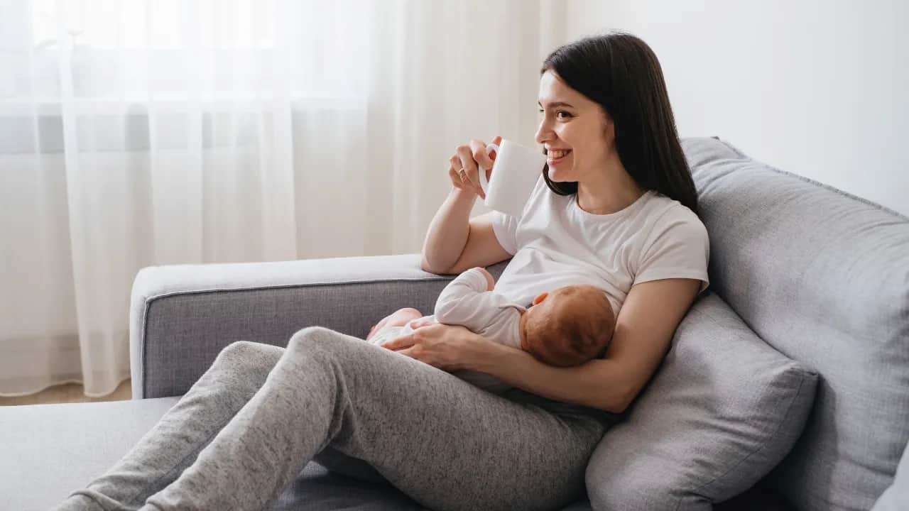 Kiedy pierwszy okres przy karmieniu piersią? Oto wszystko, co musisz wiedzieć