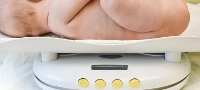 Prawidłowy przyrost wagi niemowlęcia karmionego piersią - normy