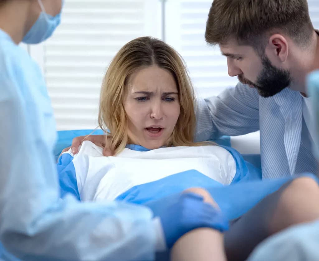 Bóle przepowiadające poród: 8 objawów, które musisz znać