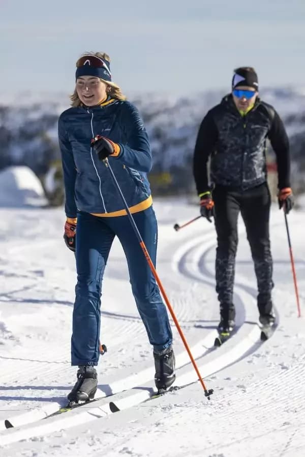 Jak dobrać idealny outfit na narty: 10 kluczowych wskazówek